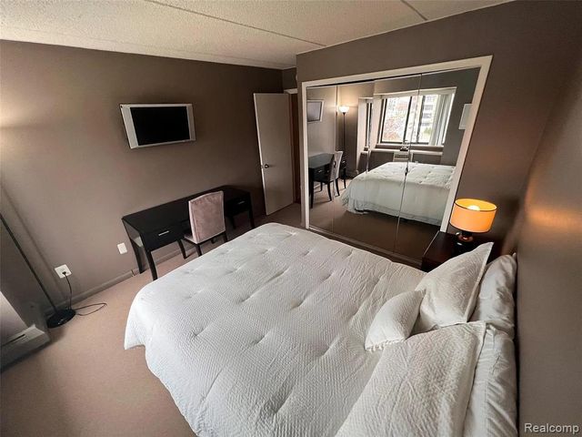 35300 Woodward Avenue 405, Birmingham, MI 48009