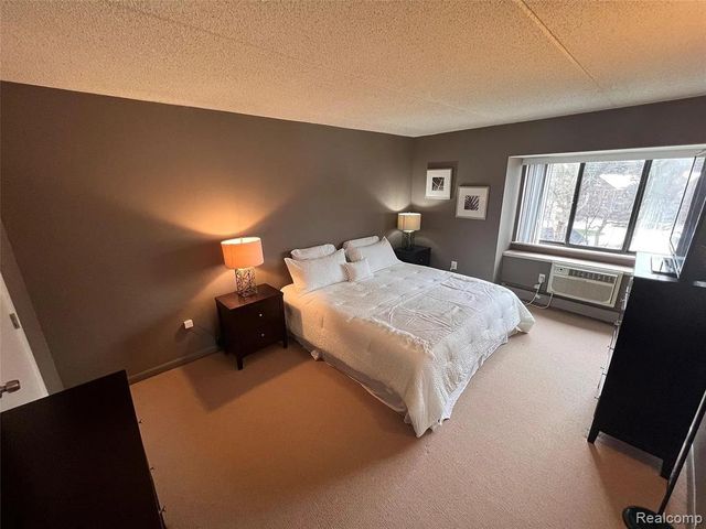 35300 Woodward Avenue 405, Birmingham, MI 48009