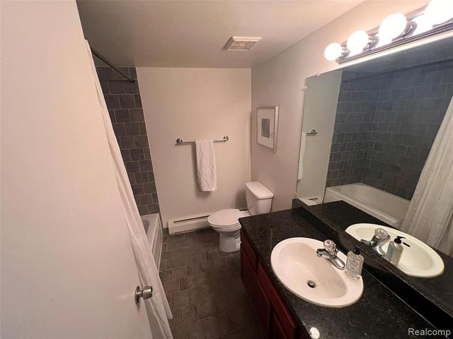 35300 Woodward Avenue 405, Birmingham, MI 48009