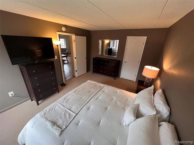 35300 Woodward Avenue 405, Birmingham, MI 48009