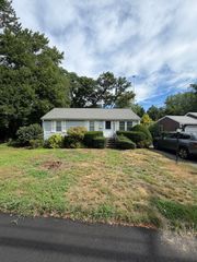 321 Common St, Braintree, MA 02184