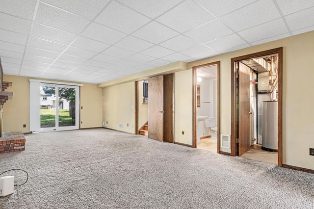 6748 81st Avenue N, Brooklyn Park, MN 55445