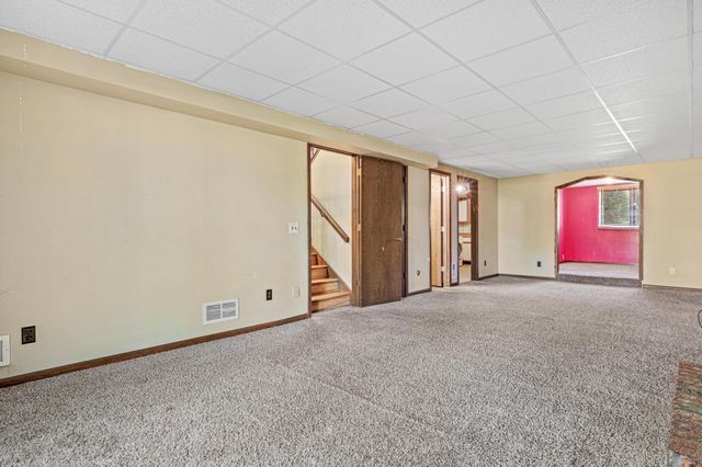6748 81st Avenue N, Brooklyn Park, MN 55445