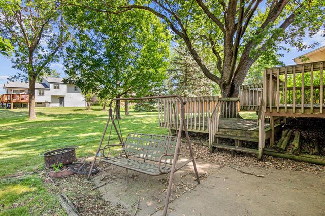 6748 81st Avenue N, Brooklyn Park, MN 55445