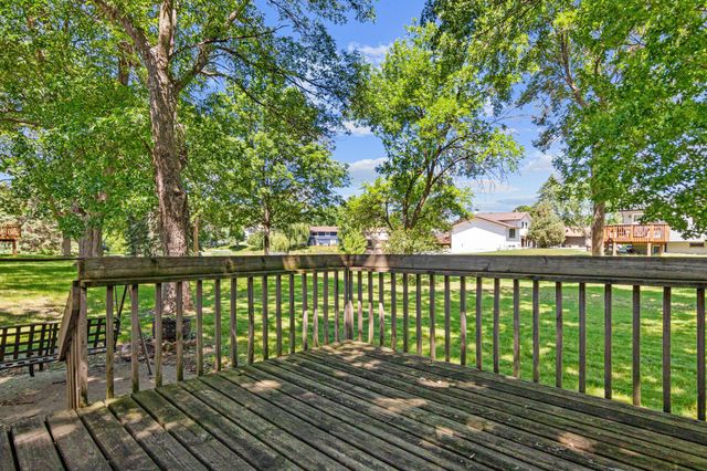 6748 81st Avenue N, Brooklyn Park, MN 55445
