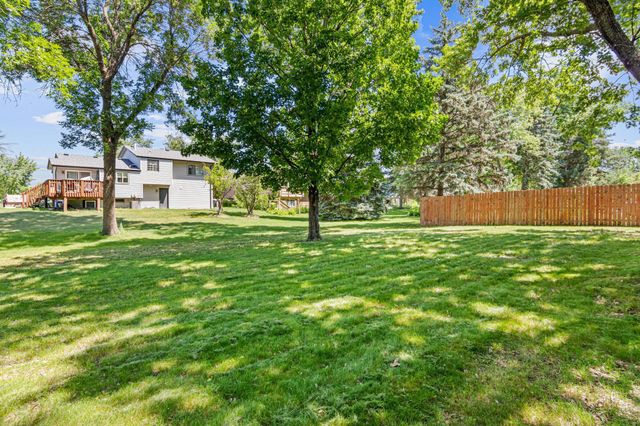 6748 81st Avenue N, Brooklyn Park, MN 55445
