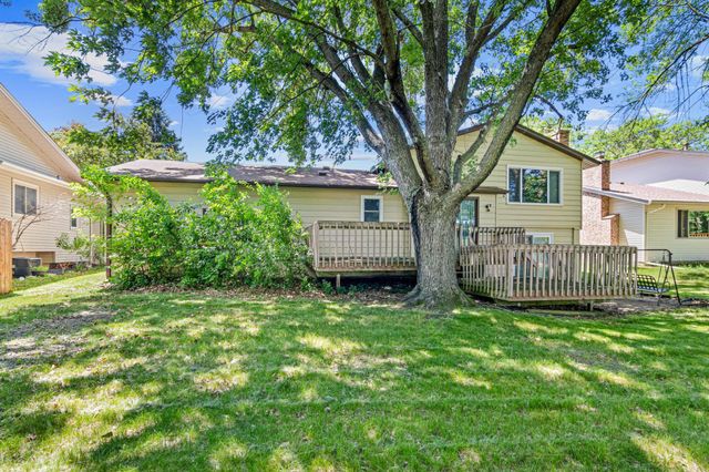 6748 81st Avenue N, Brooklyn Park, MN 55445