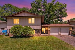 6748 81st Avenue N, Brooklyn Park, MN 55445