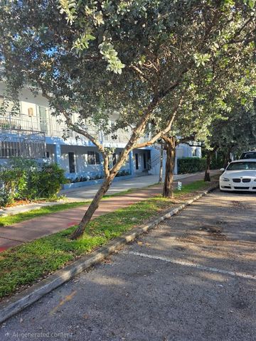 7155 Rue Notre Dame, Miami Beach, FL 33141