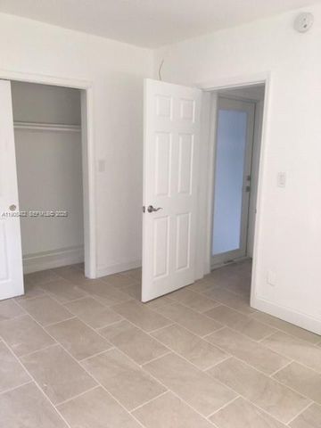 7155 Rue Notre Dame, Miami Beach, FL 33141