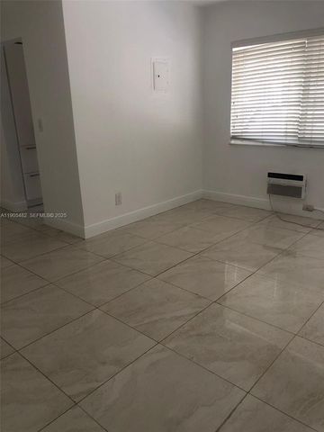 7155 Rue Notre Dame, Miami Beach, FL 33141