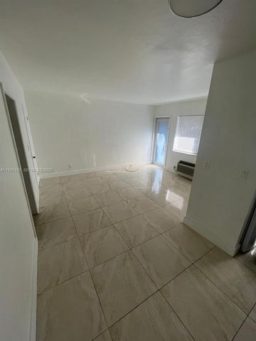 7155 Rue Notre Dame, Miami Beach, FL 33141