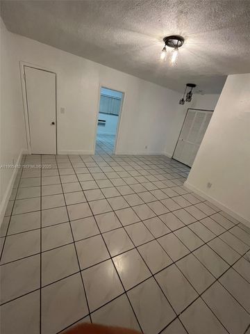 7155 Rue Notre Dame, Miami Beach, FL 33141