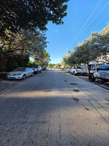 7155 Rue Notre Dame, Miami Beach, FL 33141