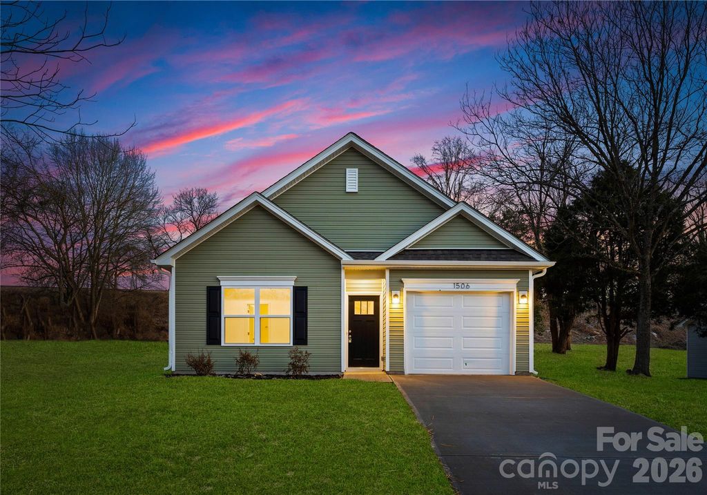 315 N Hoskins Road, Charlotte, NC 28216
