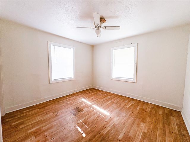 176 W D Ave, Kingsville, TX 78363