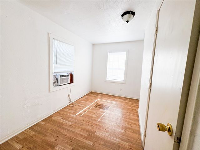 176 W D Ave, Kingsville, TX 78363