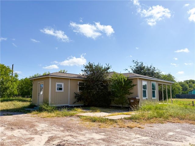 176 W D Ave, Kingsville, TX 78363