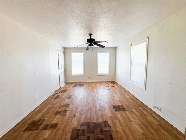 176 W D Ave, Kingsville, TX 78363