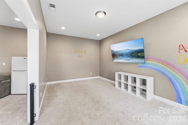 9527 Spurwig Court, Charlotte, NC 28278
