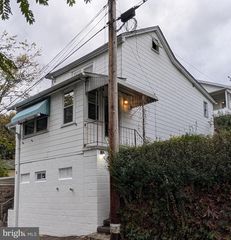 239 S SYCAMORE ST, Tamaqua, PA 18252