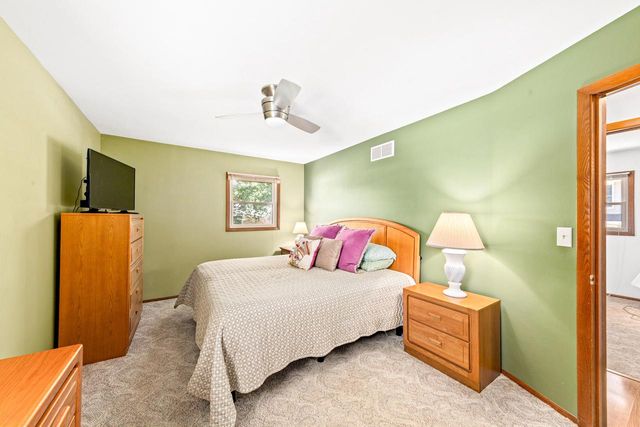 W158N10796 Catskill LANE, Germantown, WI 53022