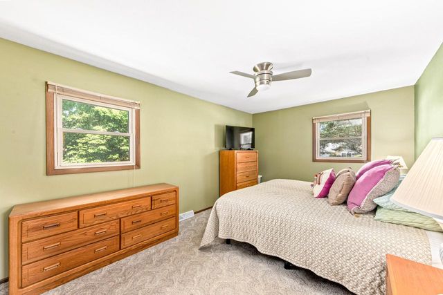 W158N10796 Catskill LANE, Germantown, WI 53022