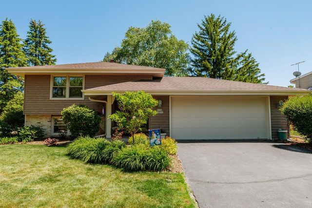 W158N10796 Catskill LANE, Germantown, WI 53022