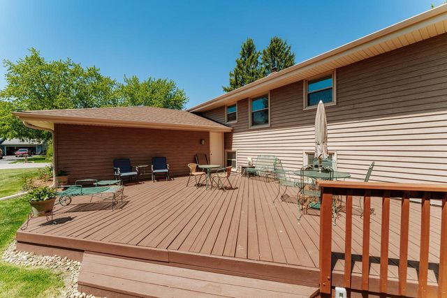 W158N10796 Catskill LANE, Germantown, WI 53022