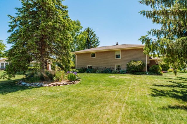 W158N10796 Catskill LANE, Germantown, WI 53022