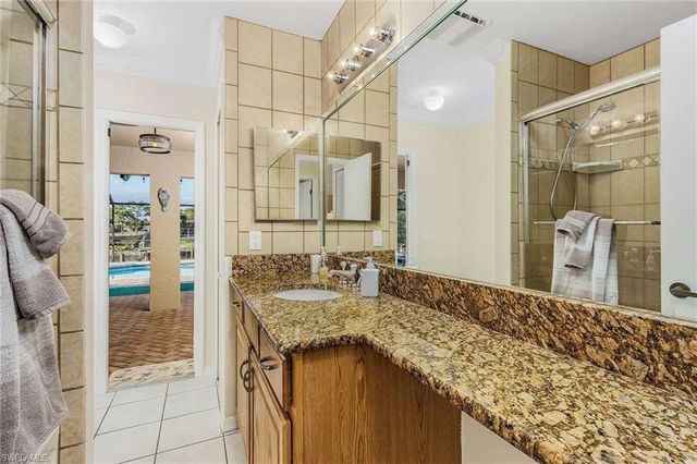 201 SE 28th TER, Cape Coral, FL 33904