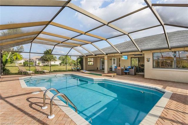 201 SE 28th TER, Cape Coral, FL 33904
