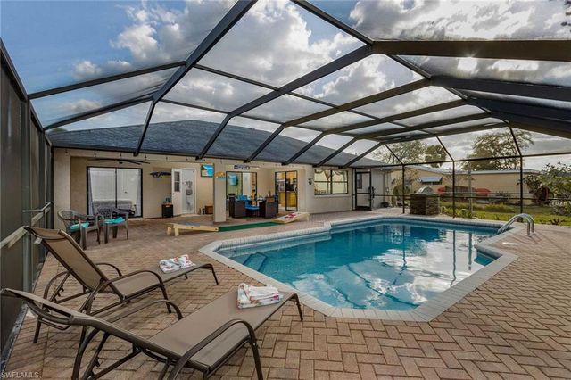 201 SE 28th TER, Cape Coral, FL 33904