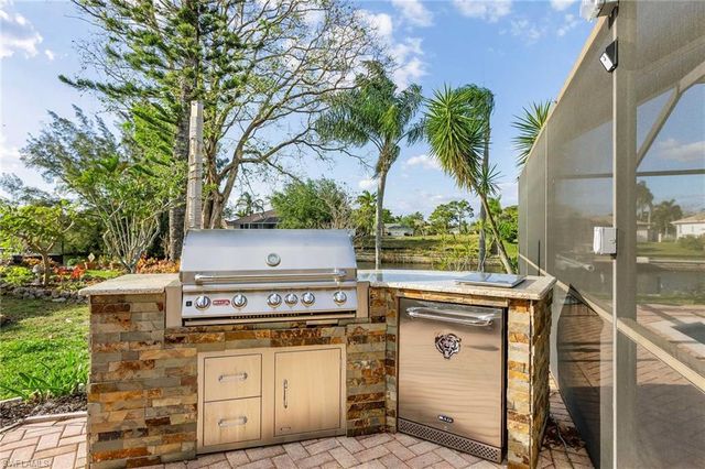 201 SE 28th TER, Cape Coral, FL 33904