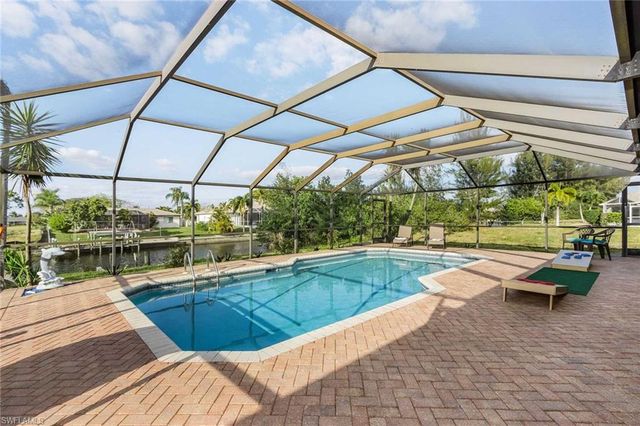201 SE 28th TER, Cape Coral, FL 33904