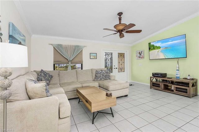 201 SE 28th TER, Cape Coral, FL 33904