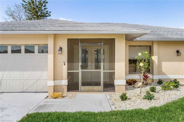 201 SE 28th TER, Cape Coral, FL 33904