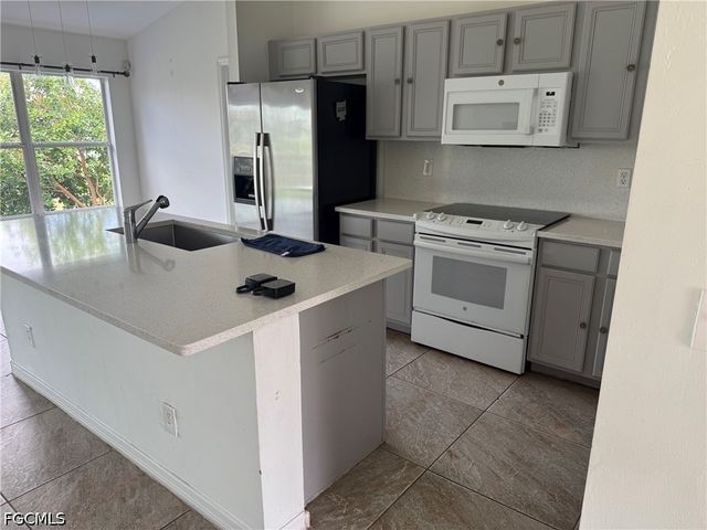 3819 24th ST W, Lehigh Acres, FL 33971