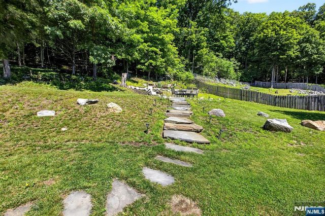 71 Reeve Avenue, Bloomingdale, NJ 07403