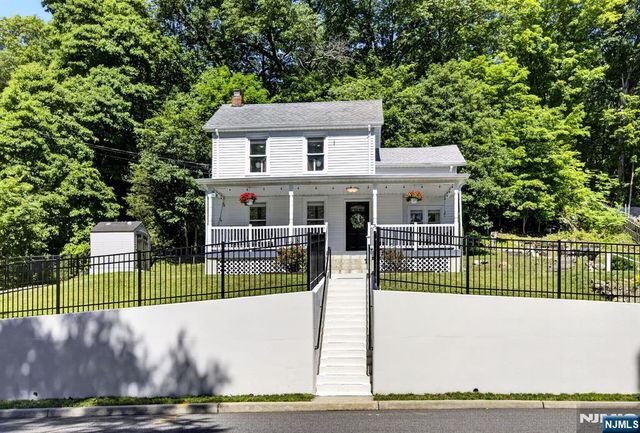 71 Reeve Avenue, Bloomingdale, NJ 07403