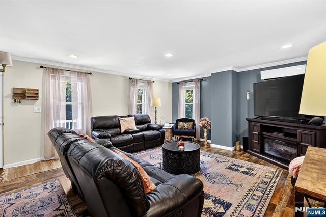 71 Reeve Avenue, Bloomingdale, NJ 07403
