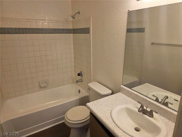 5261 Mission Carmel Lane 204, Las Vegas, NV 89107