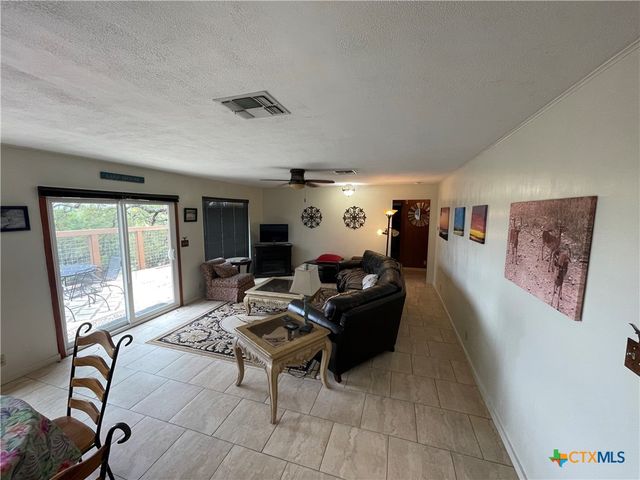 1221 Hallmark, Canyon Lake, TX 78133