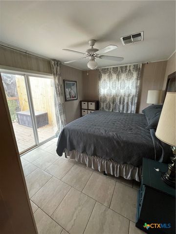 1221 Hallmark, Canyon Lake, TX 78133