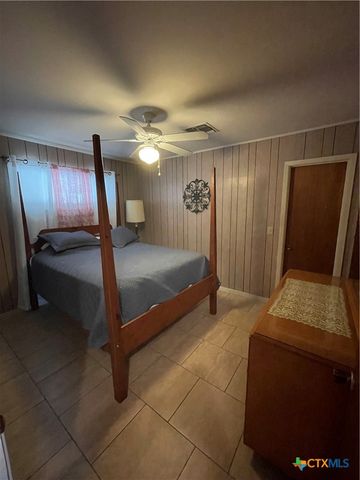 1221 Hallmark, Canyon Lake, TX 78133