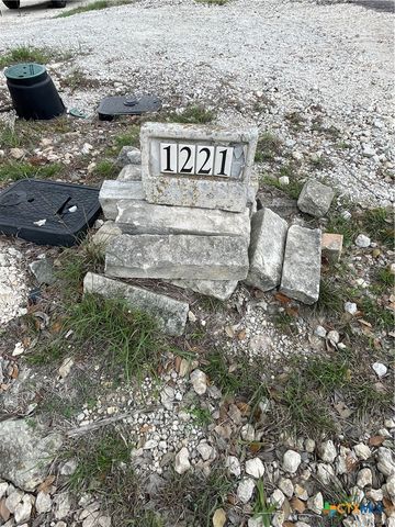 1221 Hallmark, Canyon Lake, TX 78133