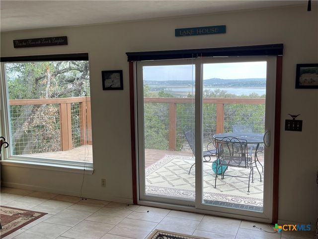 1221 Hallmark, Canyon Lake, TX 78133