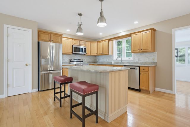 42 Iris Lane, Loudon, NH 03307