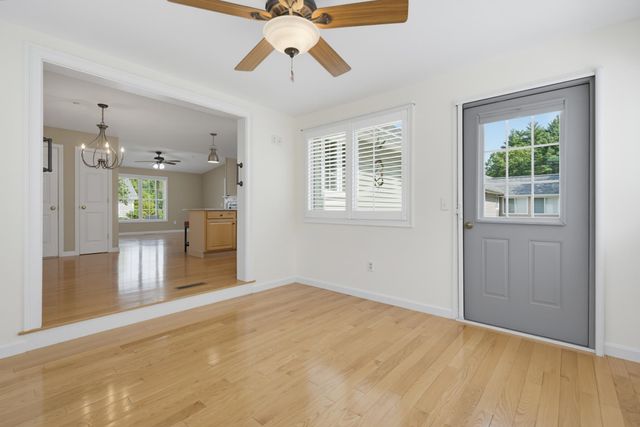 42 Iris Lane, Loudon, NH 03307