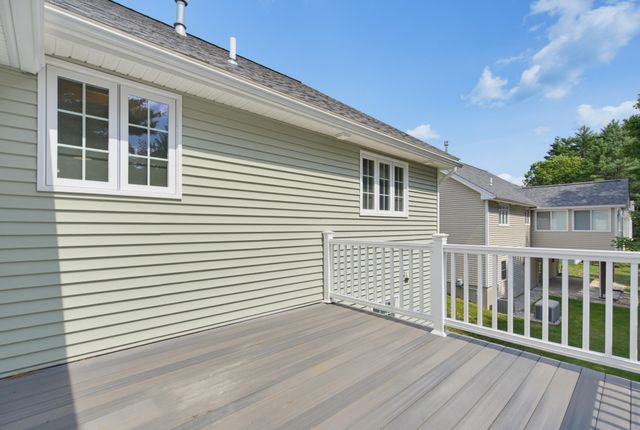 42 Iris Lane, Loudon, NH 03307